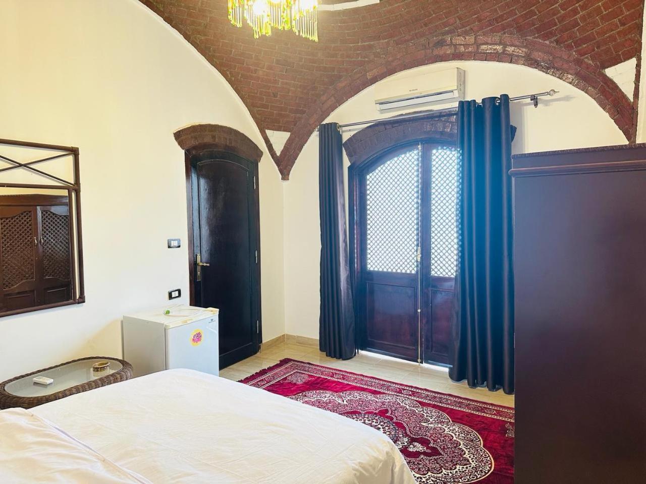 Villa Giulio Luxor Guest House Exteriör bild
